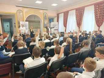 Сотни событий прошли во время поездки писателей по семи городам Сотни событий прошли во время поездки писателей по семи городам
